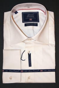 Стильная классическая рубашка (сорочка) Италия цвета шампань с универсальным манжетом купить оптом и в розницу со склада в Москве