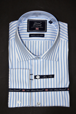 Стильная модная приталенная мужская сорочка (рубашка) Thomas Brennett в 
полоску голубого цвета купить оптом и в розницу в наличии со склада в Москве 
интернет-магазин