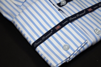 Стильная модная приталенная мужская сорочка (рубашка) Thomas Brennett в 
полоску голубого цвета купить оптом и в розницу в наличии со склада в Москве 
интернет-магазин